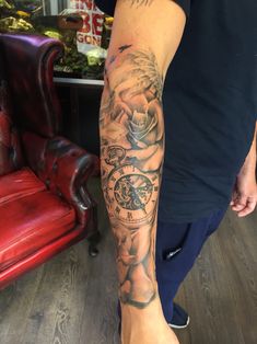 Sleeve Tattoo On The Arm You Write With Or Not?